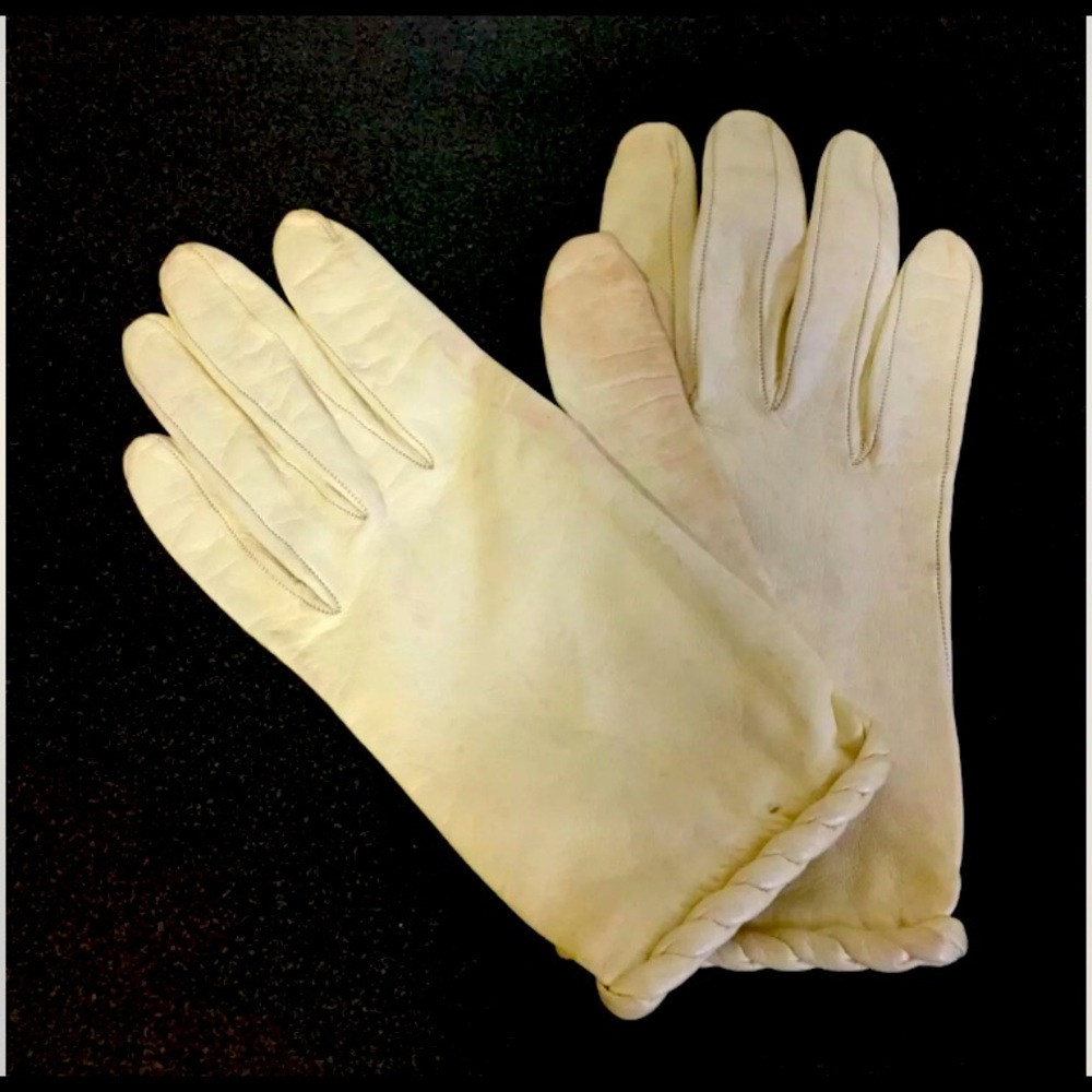 VINTAGE DIOR 💯% authentic leather gloves